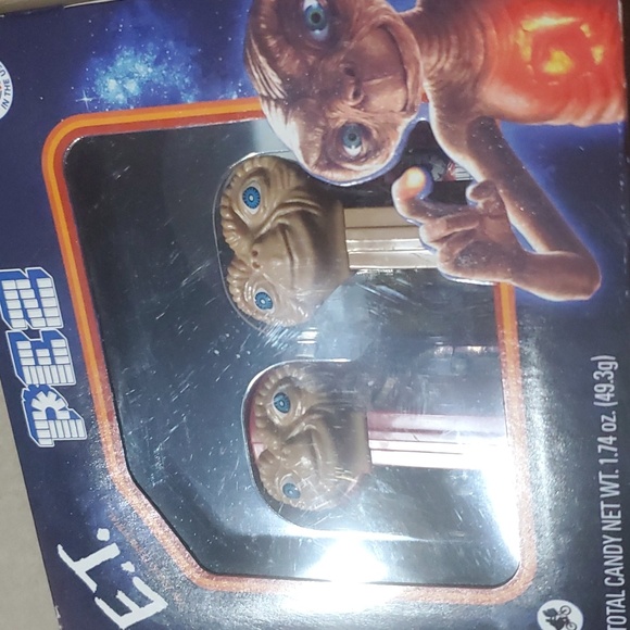 2/$8 🛸PEZ Candy Dispenser E.T. 40th Anniversary Gift Set Extraterrestrial🛸 - Picture 5 of 6